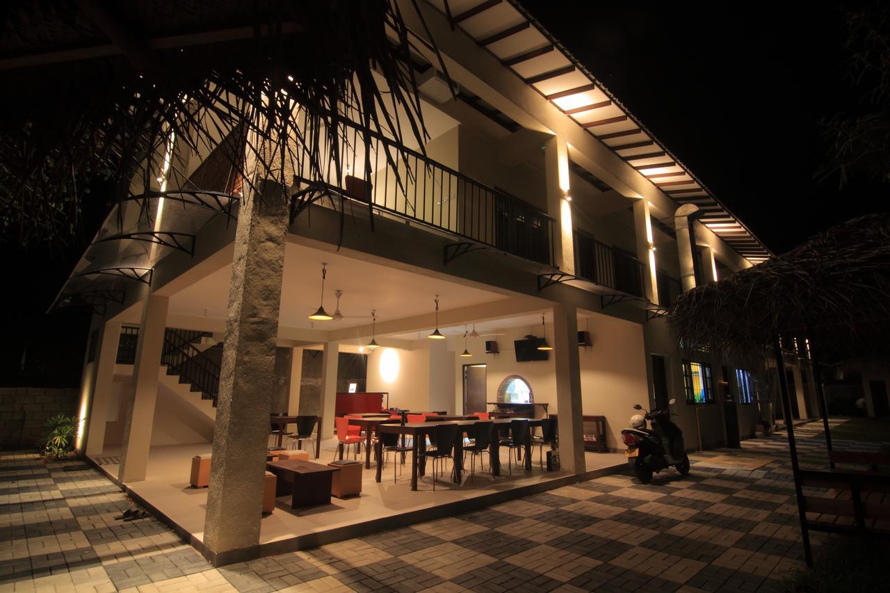 Jj'S Hostel מיריסה מראה חיצוני תמונה